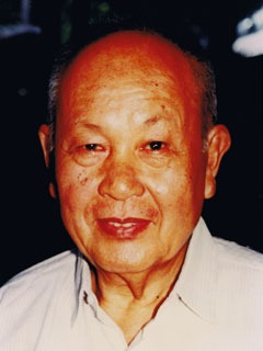 タン・トゥンの顔写真