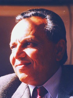 アクシ・ムフティの顔写真