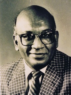 スタンレー・ジェヤラジャ・タンバイアの顔写真