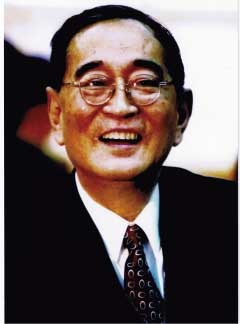 写真：Obituary: Professor LI Yining, Academic Prize laureate of Fukuoka Prize 2004